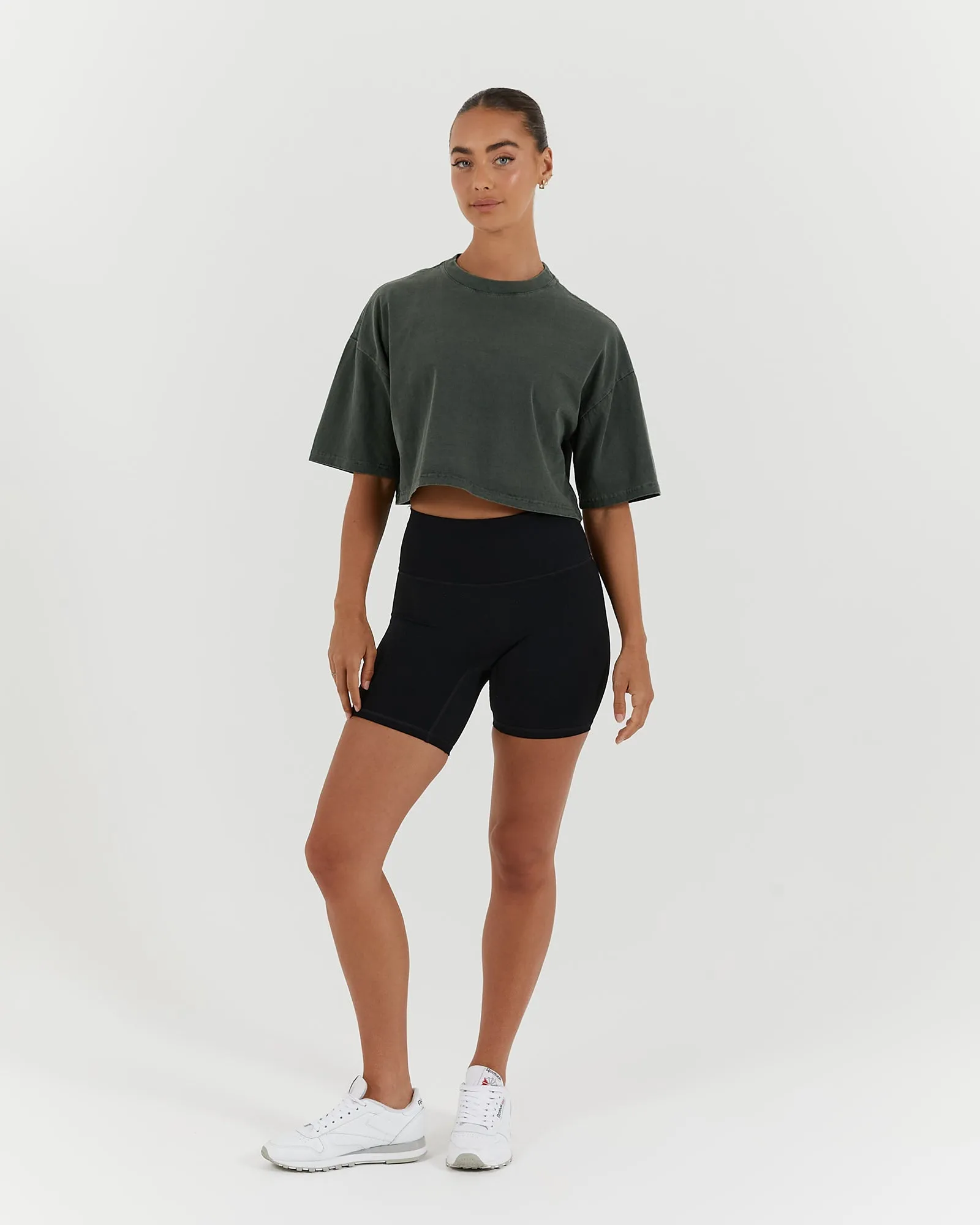 ESSENTIALS CROPPED TEE - FADED FERN